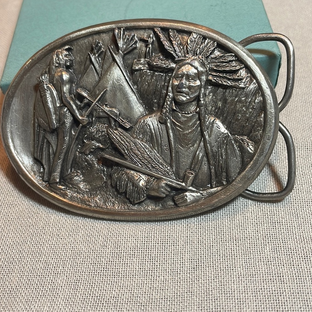 Vintage 1984 Native American Brass Belt Buckle ✨✨✨